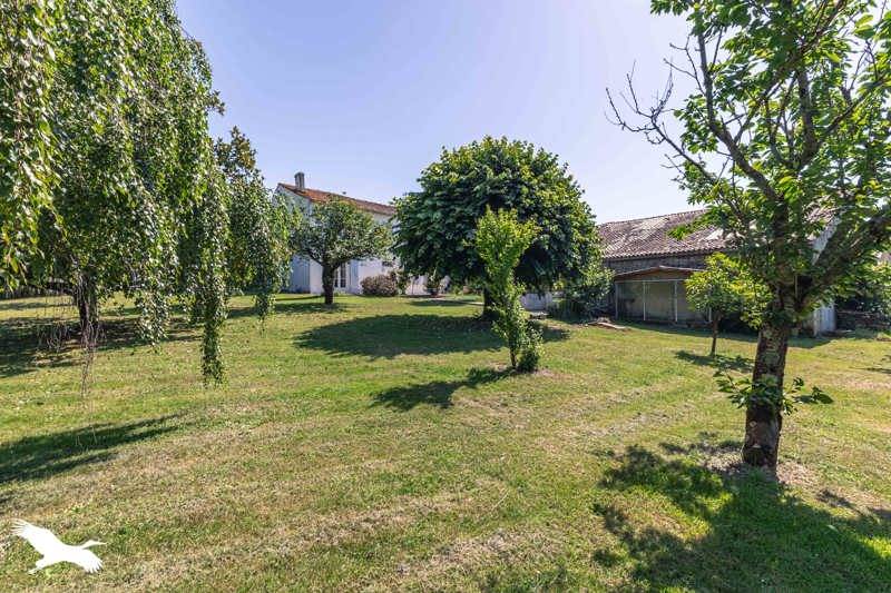 Vente Maison BORDS - 7 pièces -185 m² - (17430)