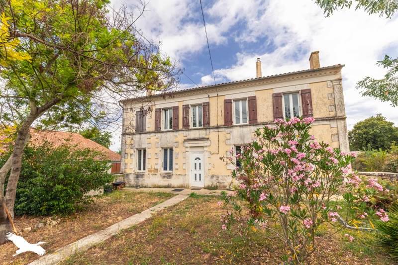 Vente Maison CHAMPDOLENT - 5 pièces -136 m² - (17430)