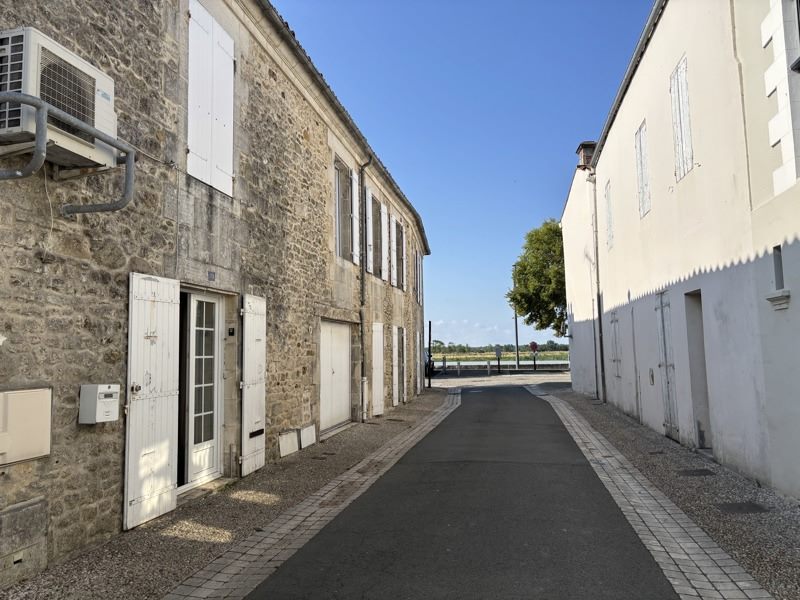 Vente Maison TONNAY CHARENTE - 2 pièces -40 m² - (17430)