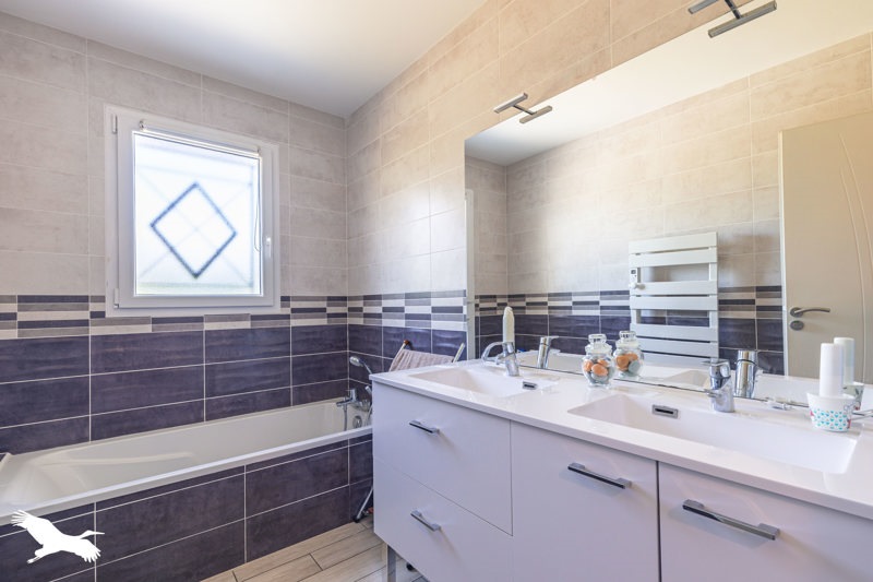 Vente Maison TONNAY CHARENTE - 5 pièces -104 m² - (17430)