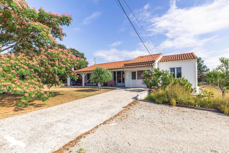 Vente Maison BORDS - 4 pièces -120 m² - (17430)