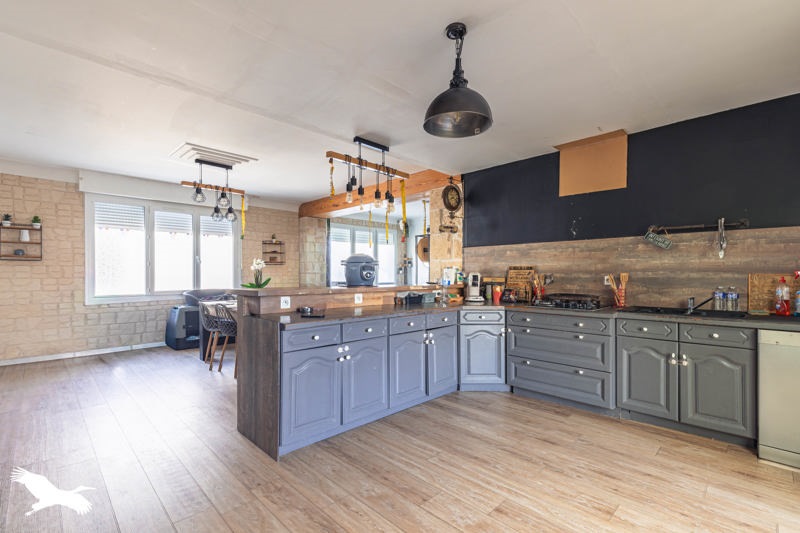 Vente Maison LUSSANT - 7 pièces -147 m² - (17430)