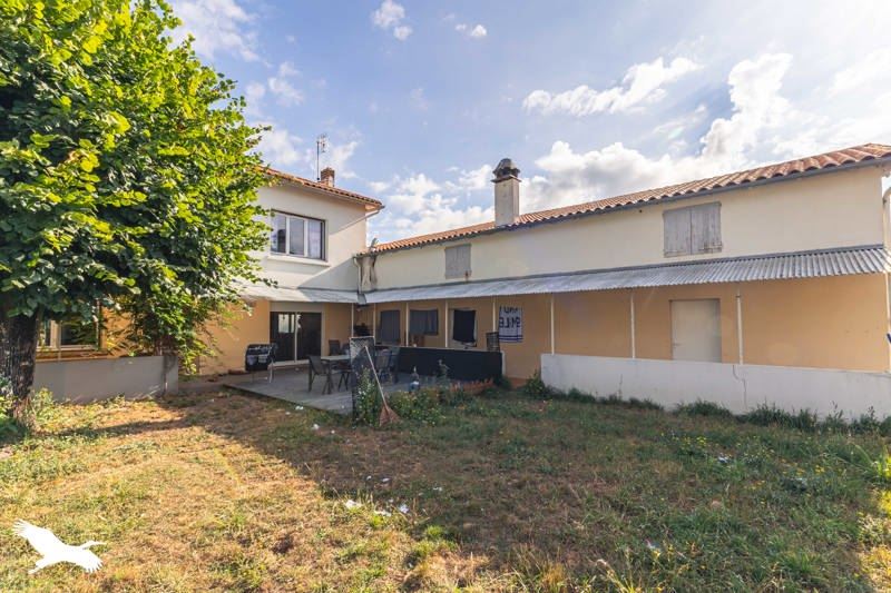 Vente Maison LUSSANT - 7 pièces -147 m² - (17430)