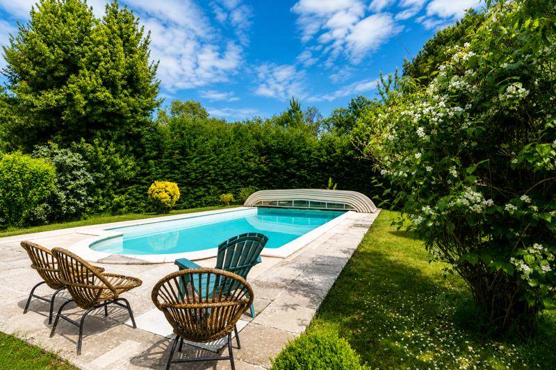 Vente Maison Saint-Hippolyte - 8 pièces -283 m² - (17430)