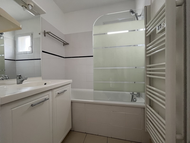 Vente Appartement TONNAY CHARENTE - 3 pièces -54,8 m² - (17430)