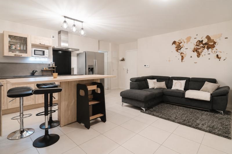 Vente Appartement GENAS - 3 pièces -69 m² - (69740)