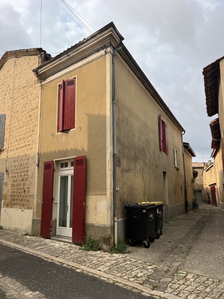 Vente Maison ST MACAIRE - 2 pièces -55 m² - (33490)