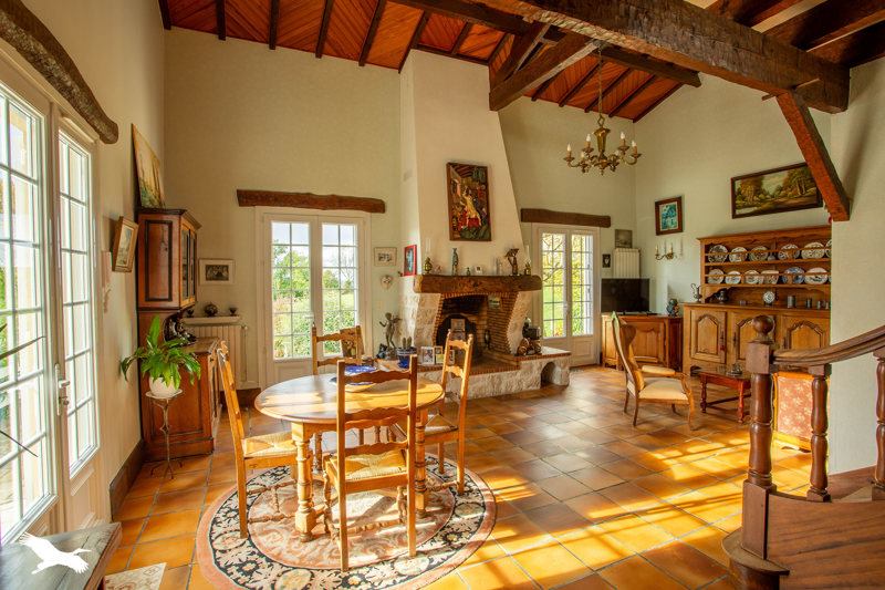 Vente Maison LA REOLE - 6 pièces -135 m² - (33190)