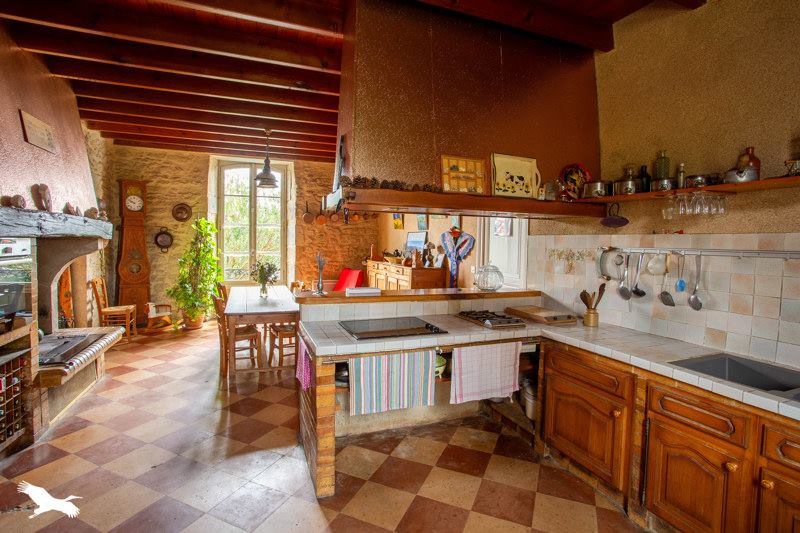 Vente Maison MESTERRIEUX - 8 pièces -250 m² - (33540)