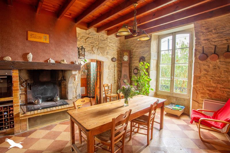Vente Maison MESTERRIEUX - 8 pièces -250 m² - (33540)