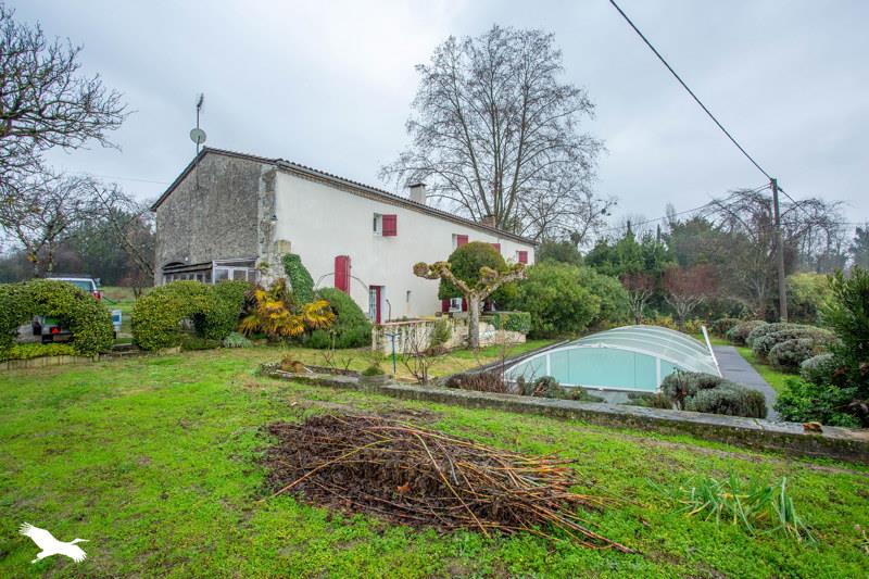 Vente Maison MESTERRIEUX - 8 pièces -250 m² - (33540)