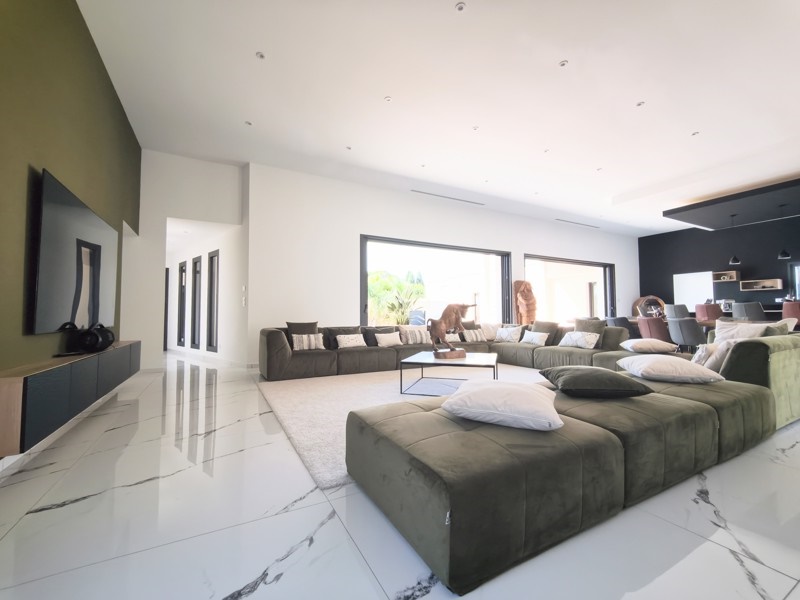 Vente Maison Aigues-Mortes - 8 pièces -236 m² - (30220)