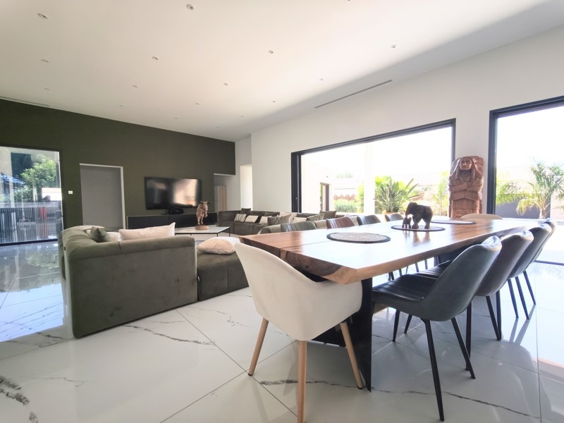 Vente Maison Aigues-Mortes - 8 pièces -236 m² - (30220)