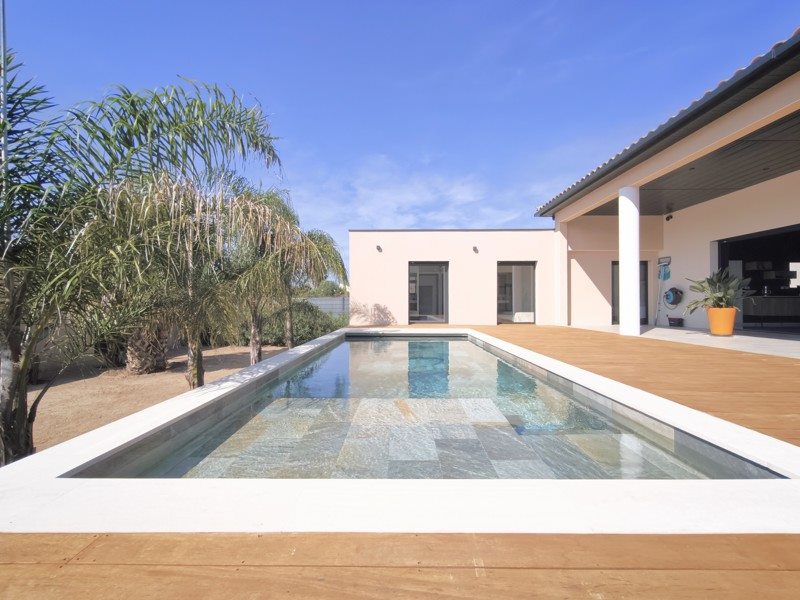 Vente Maison Aigues-Mortes - 8 pièces -236 m² - (30220)