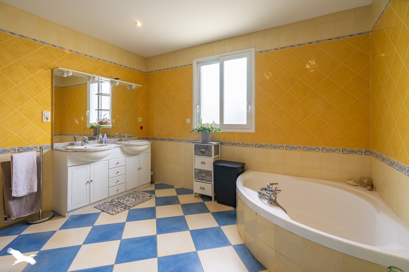 Vente Maison MESCHERS SUR GIRONDE - 5 pièces -138 m² - (17132)