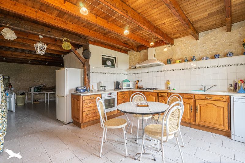 Vente Maison BARZAN - 7 pièces -203 m² - (17120)