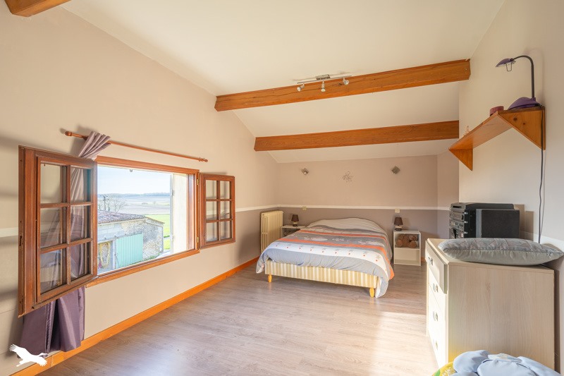 Vente Maison ARCES - 5 pièces -155 m² - (17120)