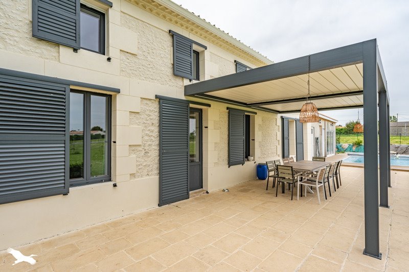 Vente Maison MESCHERS SUR GIRONDE - 9 pièces -265 m² - (17132)