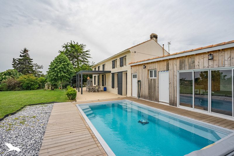 Vente Maison MESCHERS SUR GIRONDE - 9 pièces -265 m² - (17132)