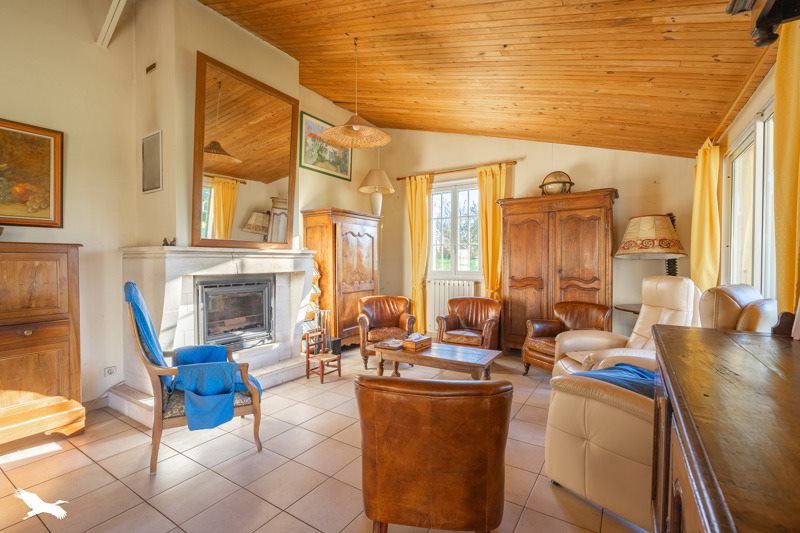 Vente Maison ARCES - 10 pièces -300 m² - (17120)