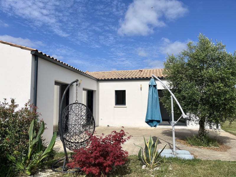 Maison 5 pièces 130 m² · à Saint-André-de-Lidon · 130 m² · 286 740 €