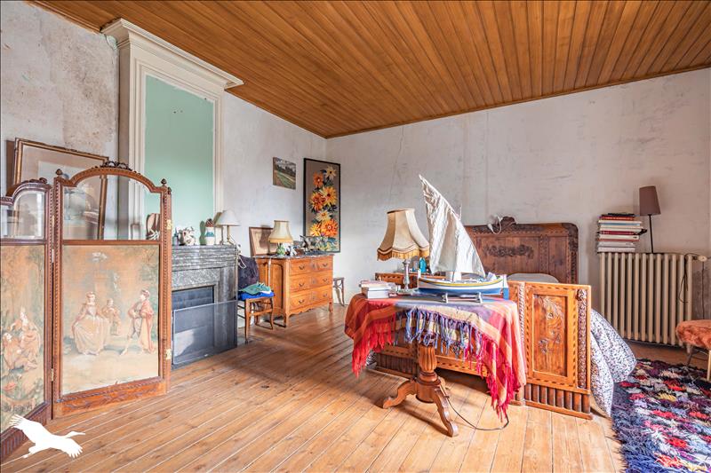 Vente Maison ST PORCHAIRE - 6 pièces -223 m² - (17250)
