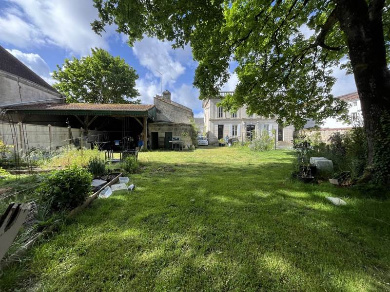 Vente Maison ST PORCHAIRE - 14 pièces -367 m² - (17250)