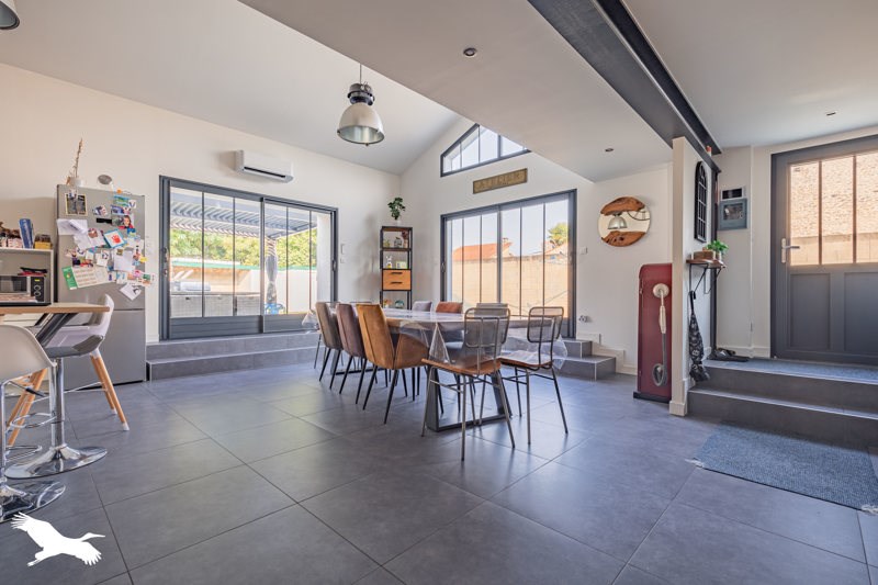 Vente Maison BEURLAY - 5 pièces -143 m² - (17250)