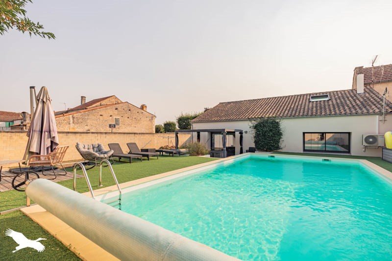 Vente Maison BEURLAY - 5 pièces -143 m² - (17250)
