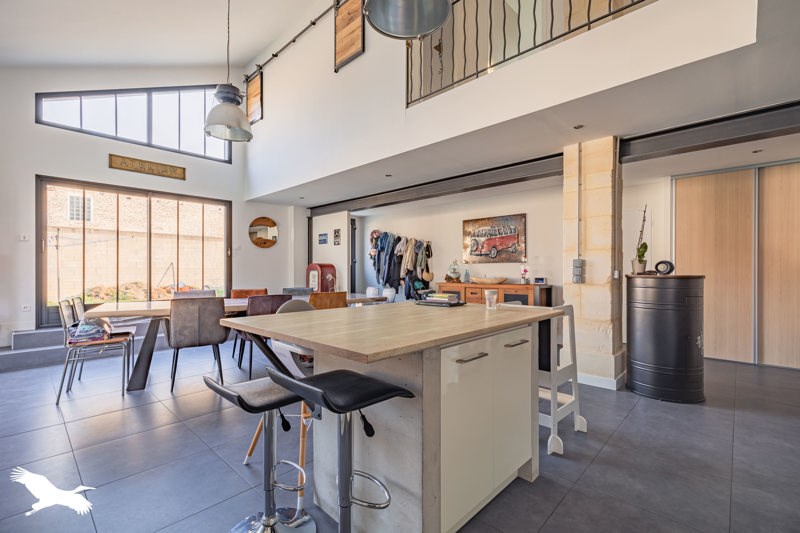 Vente Maison BEURLAY - 5 pièces -143 m² - (17250)