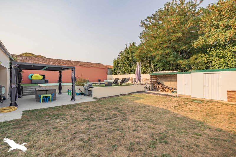 Vente Maison BEURLAY - 5 pièces -143 m² - (17250)