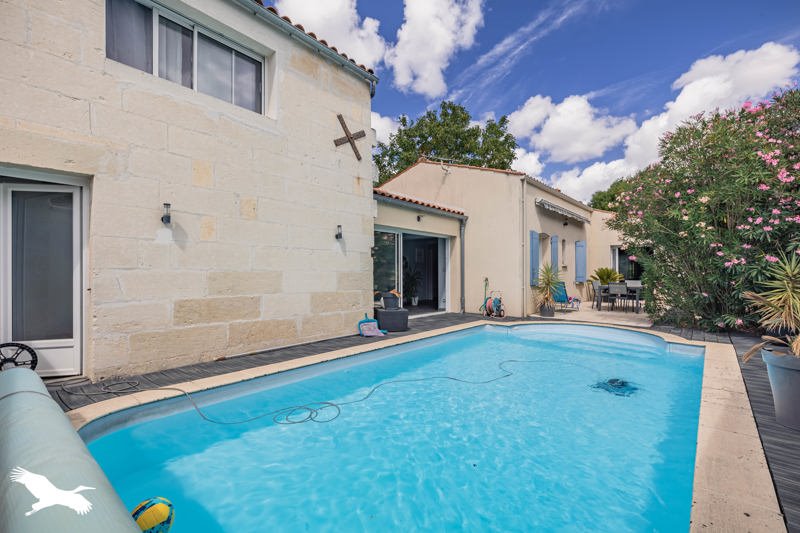 Vente Maison ST PORCHAIRE - 8 pièces -210 m² - (17250)