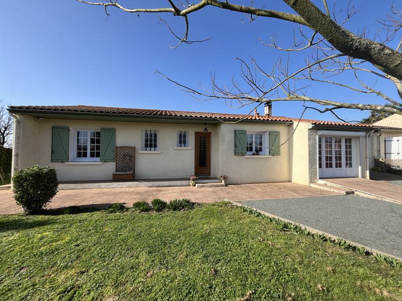 Vente Maison CHAMPAGNE - 4 pièces -123 m² - (17620)