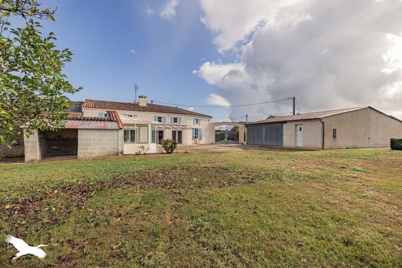 Vente Maison ST SULPICE D ARNOULT - 7 pièces -235 m² - (17250)