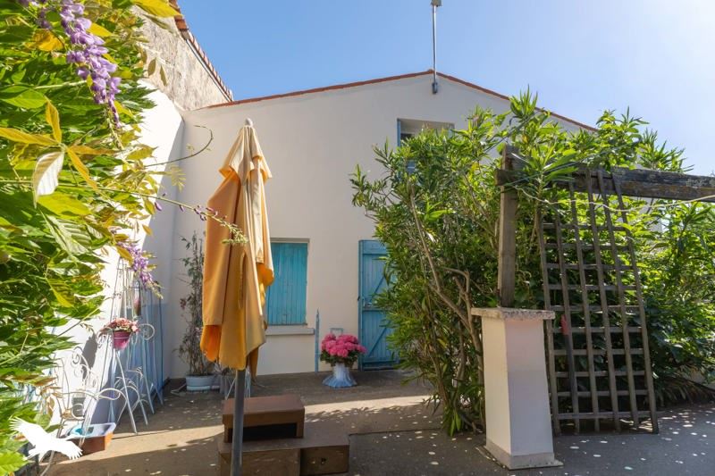 Vente Maison STE GEMME - 10 pièces -212 m² - (17250)