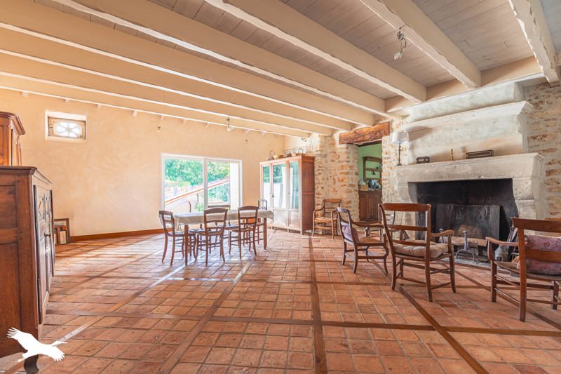 Vente Maison ROMEGOUX - 7 pièces -275 m² - (17250)