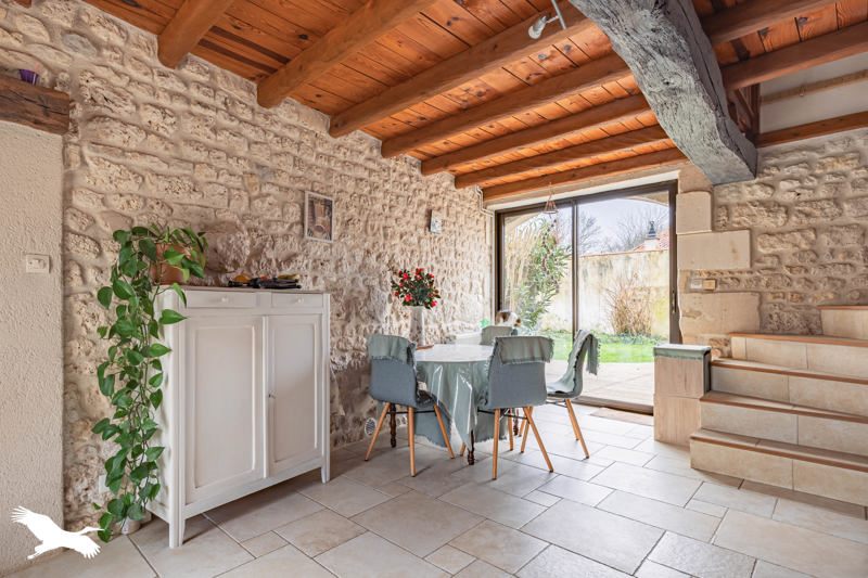 Vente Maison CHAMPAGNE - 8 pièces -221 m² - (17620)
