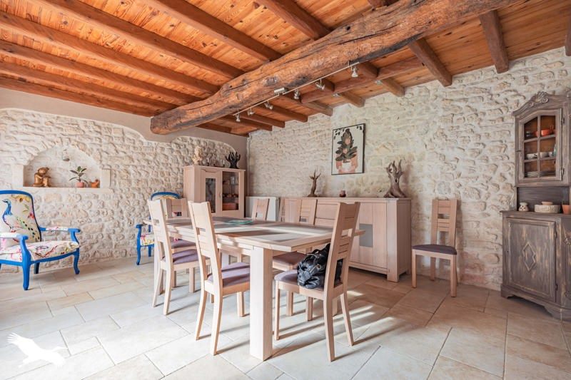 Vente Maison CHAMPAGNE - 8 pièces -221 m² - (17620)