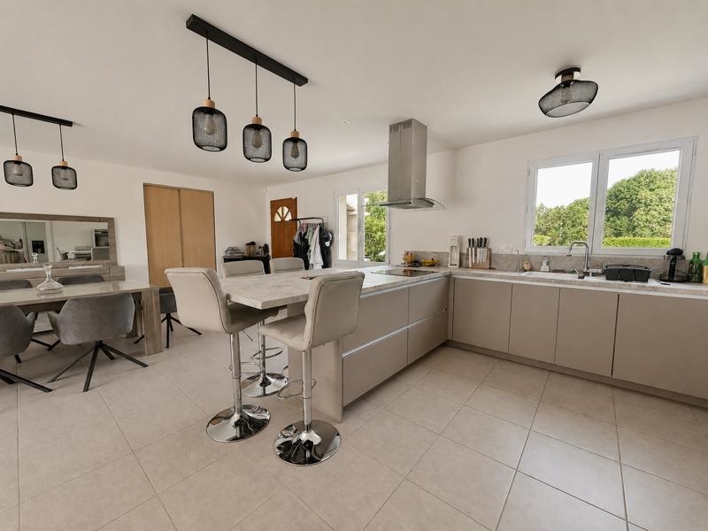 Vente Maison SOULIGNONNE - 4 pièces -123 m² - (17250)