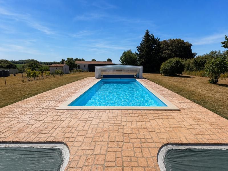 Vente Maison SOULIGNONNE - 4 pièces -123 m² - (17250)