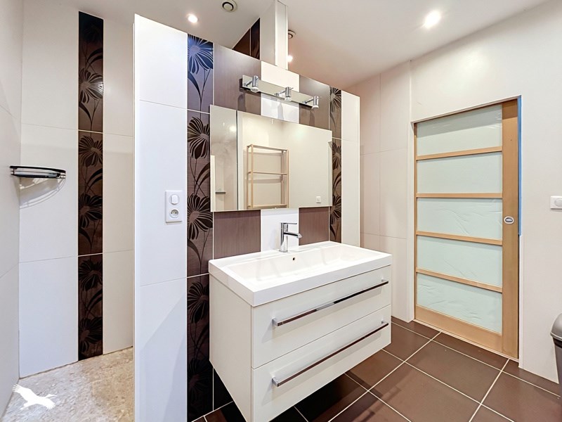 Vente Maison CORME ROYAL - 9 pièces -260 m² - (17600)