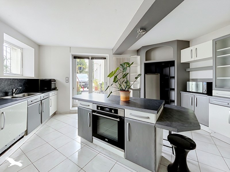 Vente Maison CORME ROYAL - 9 pièces -260 m² - (17600)