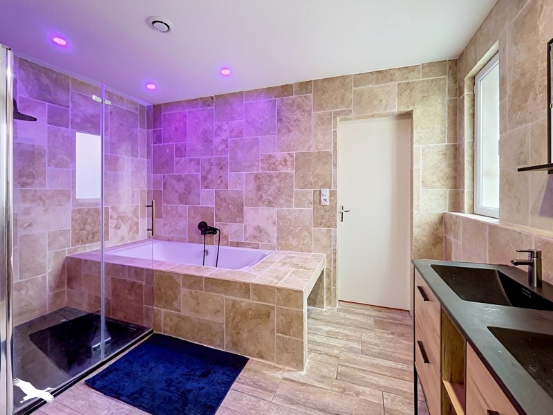 Vente Maison CORME ROYAL - 9 pièces -260 m² - (17600)
