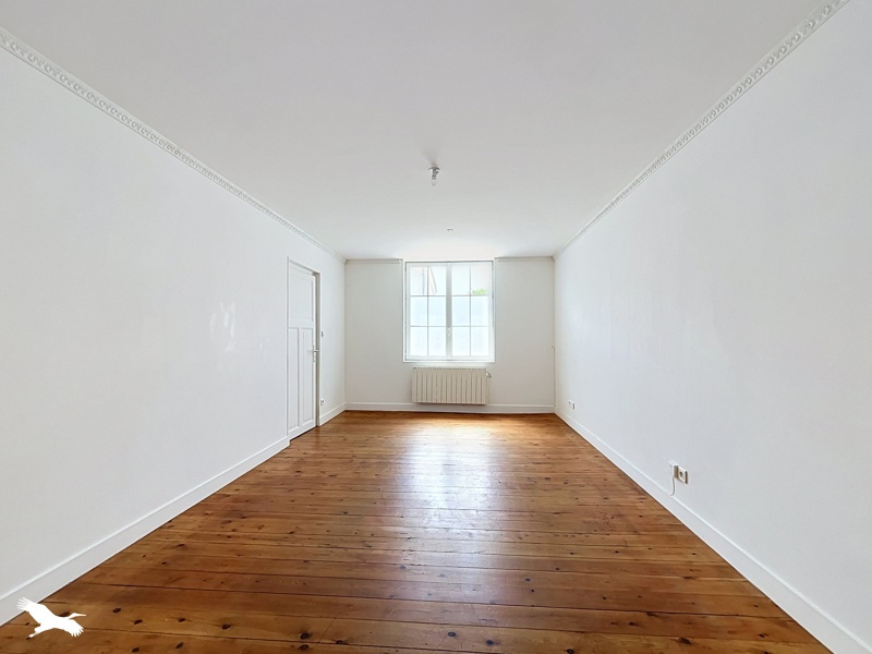 Vente Maison BEURLAY - 5 pièces -121 m² - (17250)