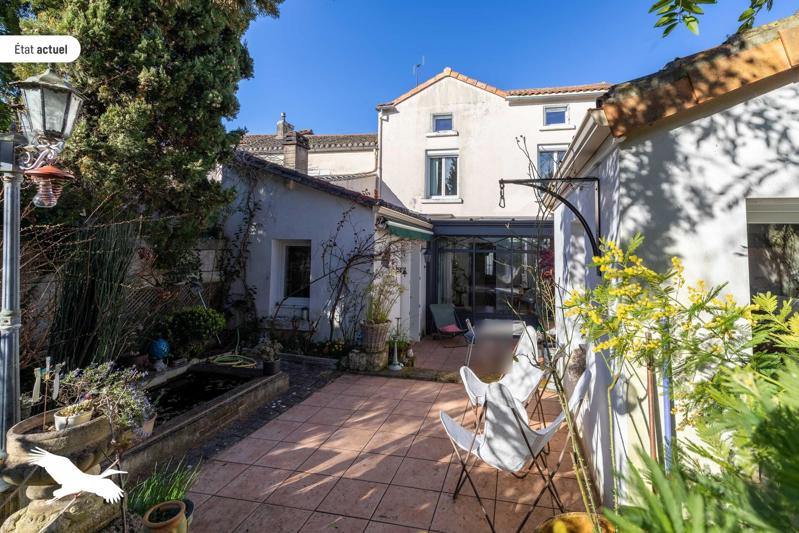 Vente Maison SOYAUX - 8 pièces -220 m² - (16800)