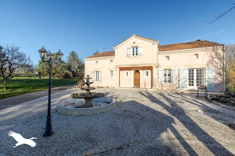 Vente Maison DIGNAC - 7 pièces -227 m² - (16410)