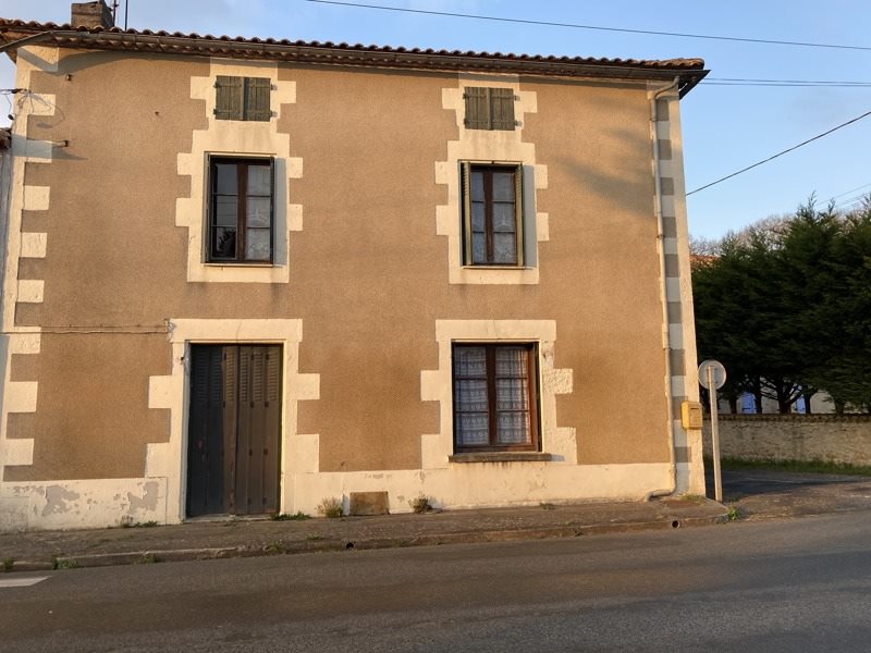Vente Maison VOUTHON - 4 pièces -84 m² - (16220)