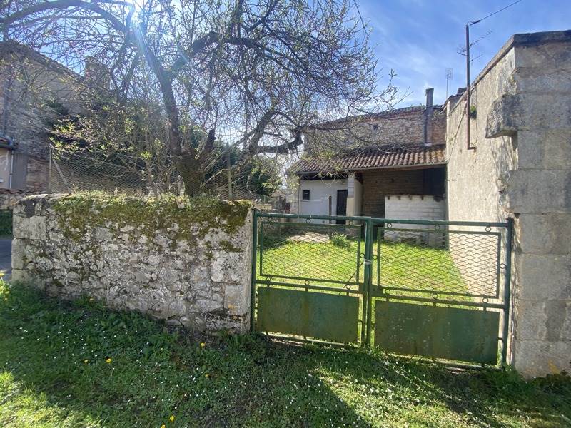 Vente Maison VOUTHON - 4 pièces -84 m² - (16220)
