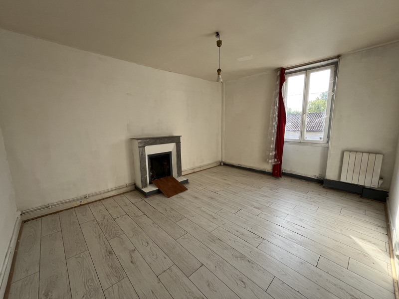 Vente Immeuble CHAMPNIERS - -  250 m² - (16430)