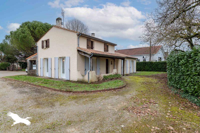 Vente Maison SOYAUX - 6 pièces -130 m² - (16800)